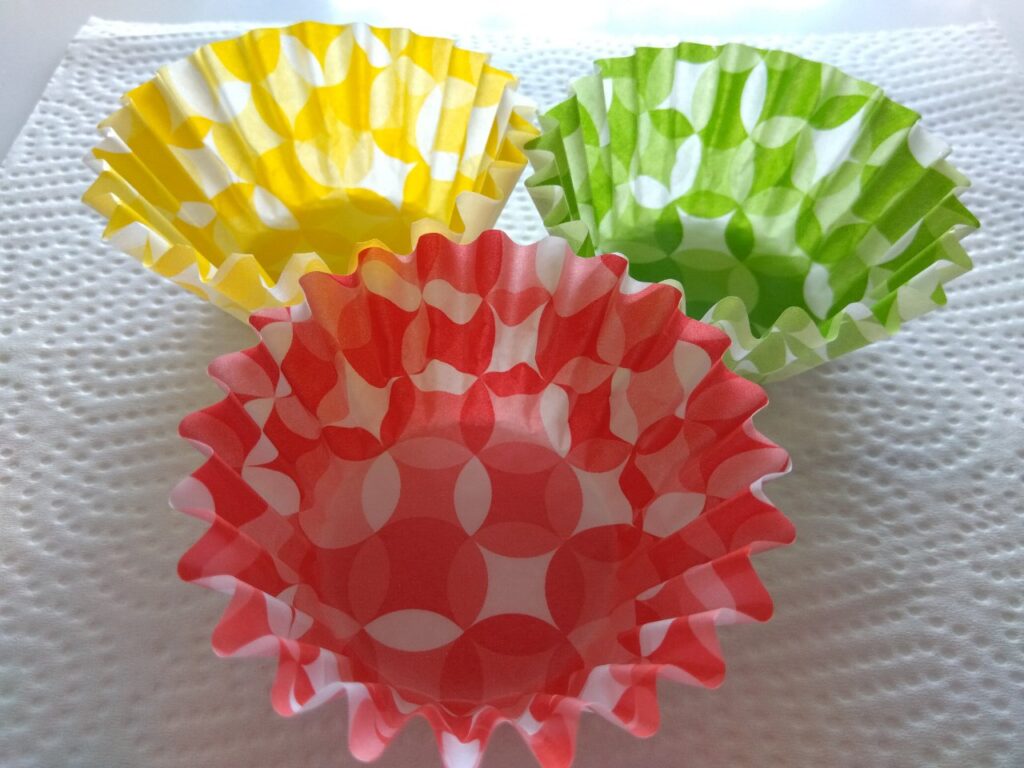 カラフルなお弁当仕切りカップ